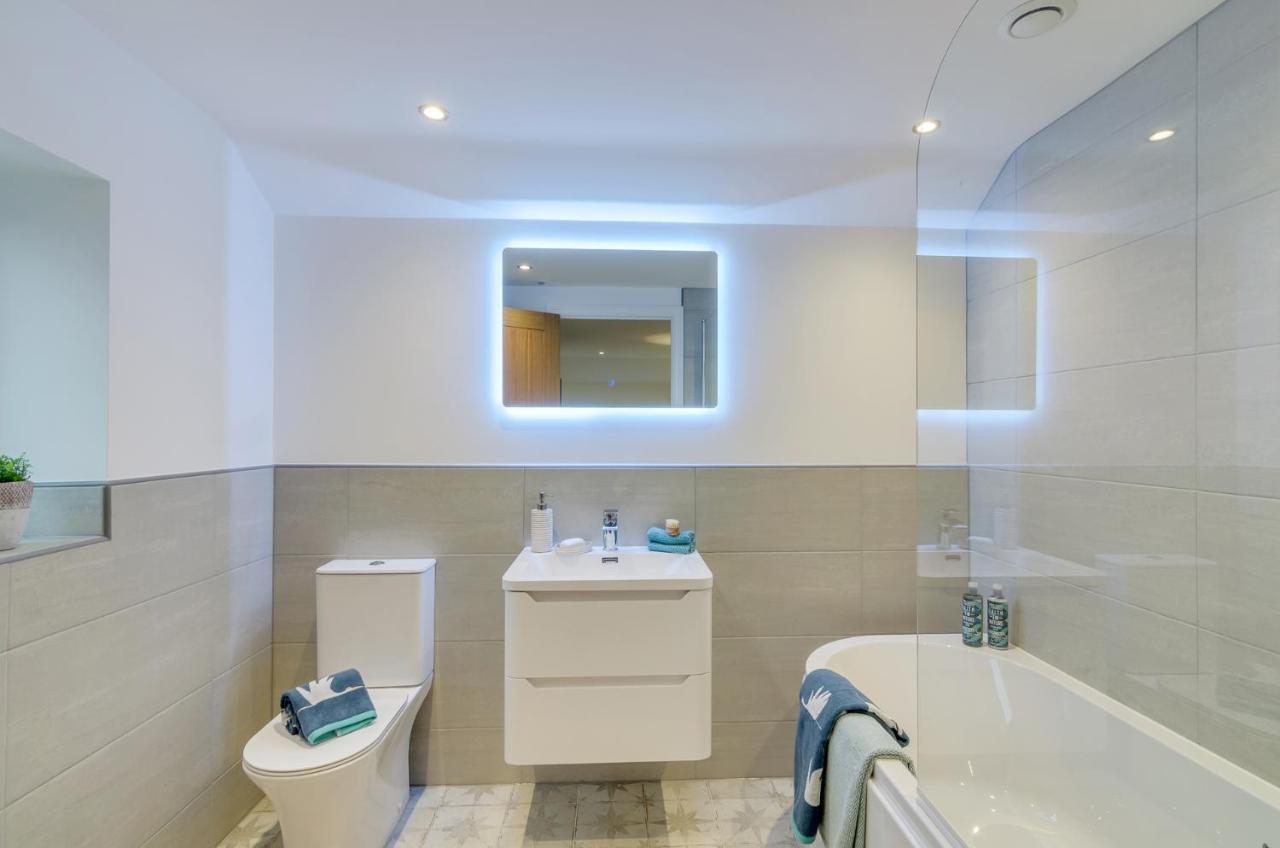 Spacious 6-Bed Home, Near The Norfolk Broads Clippesby Dış mekan fotoğraf