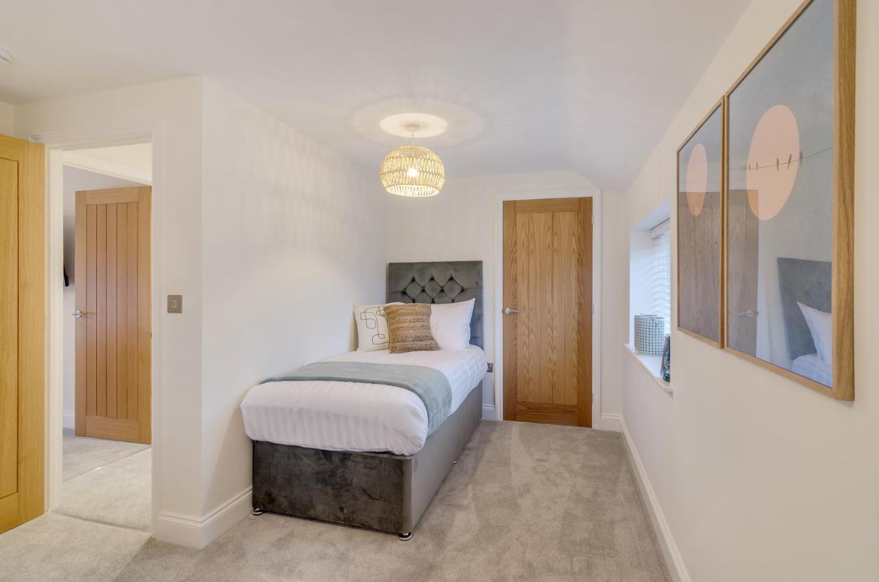 Spacious 6-Bed Home, Near The Norfolk Broads Clippesby Dış mekan fotoğraf