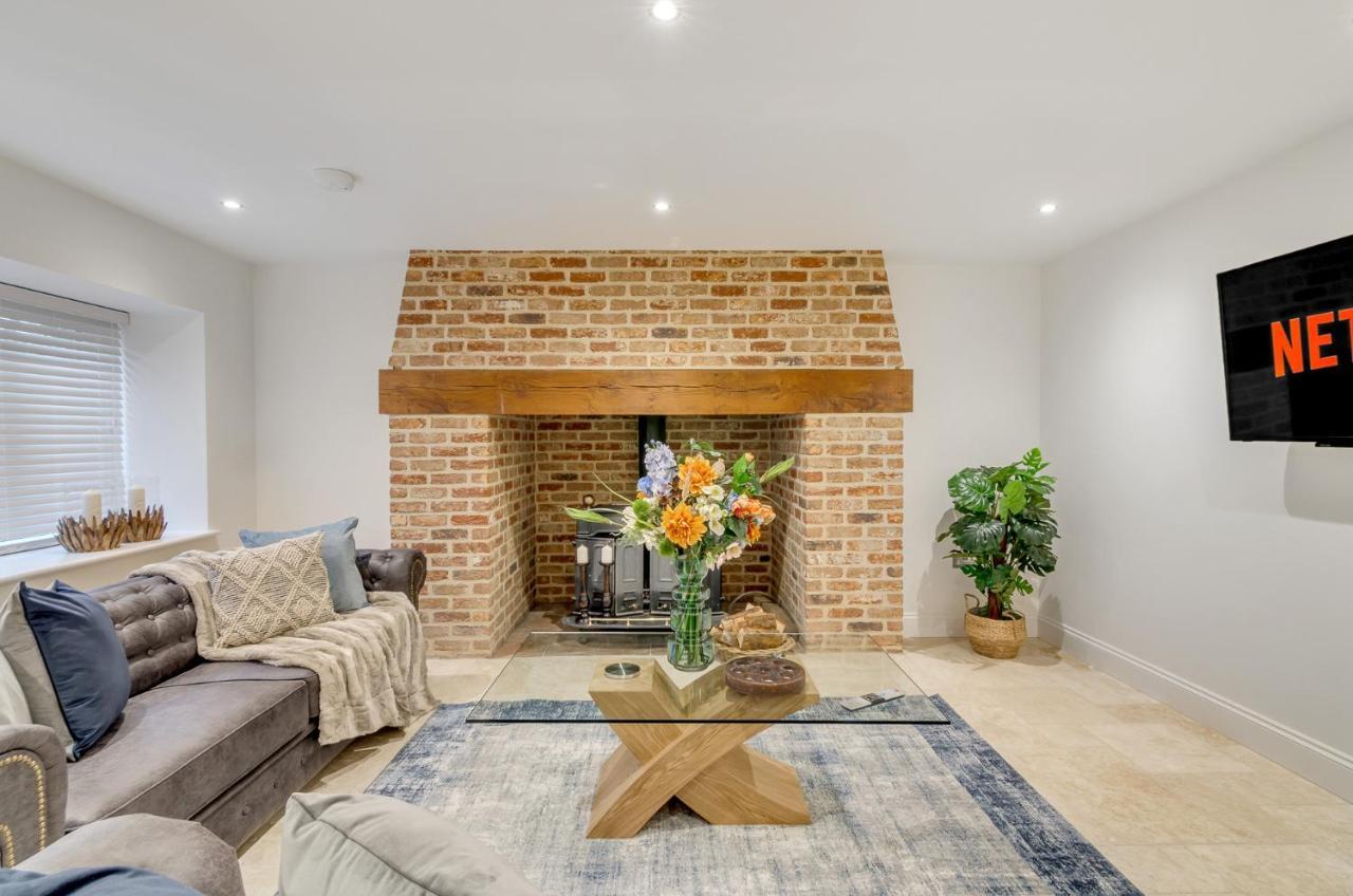 Spacious 6-Bed Home, Near The Norfolk Broads Clippesby Dış mekan fotoğraf