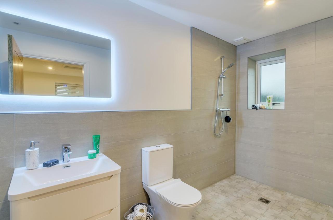 Spacious 6-Bed Home, Near The Norfolk Broads Clippesby Dış mekan fotoğraf