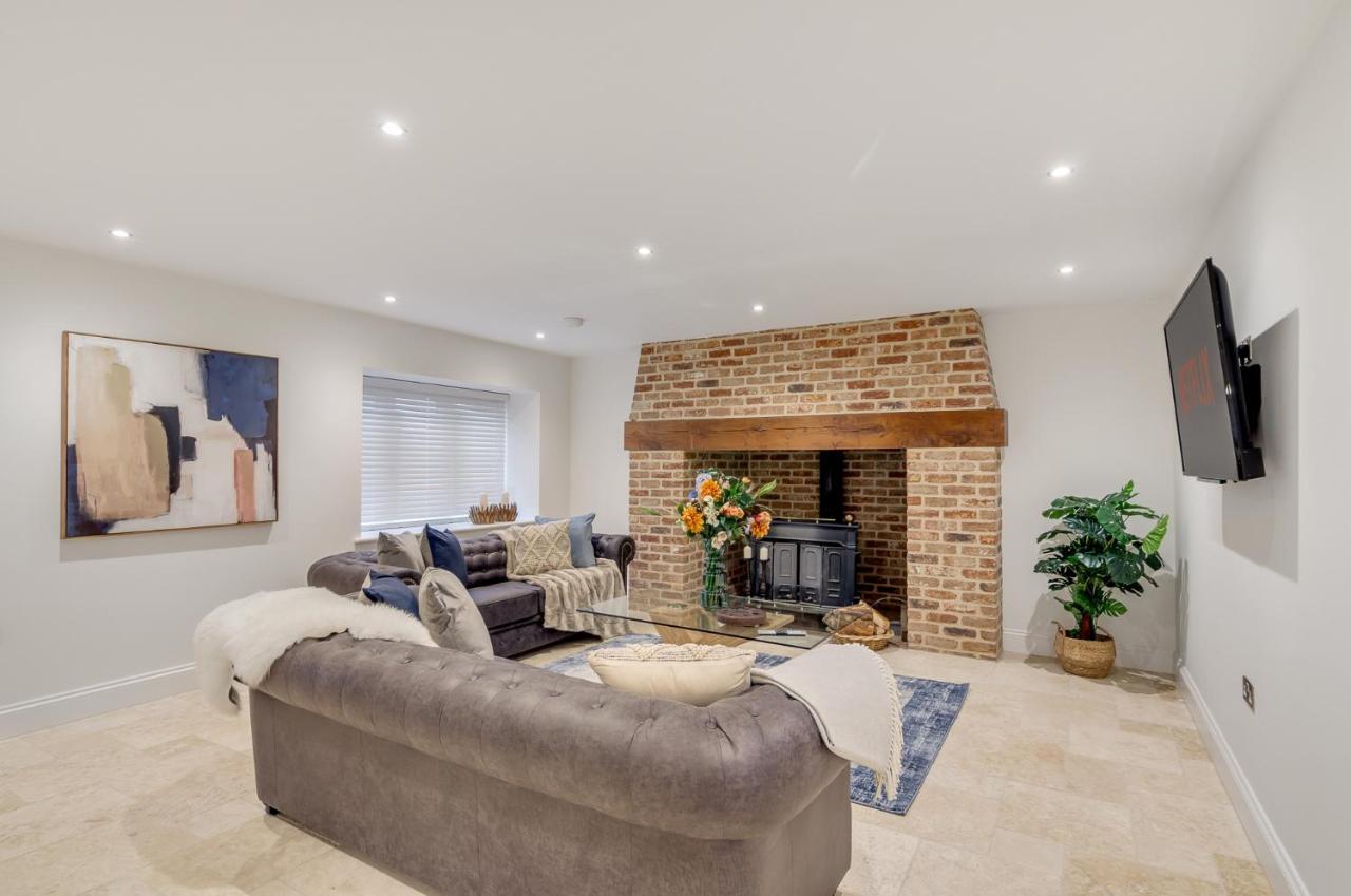 Spacious 6-Bed Home, Near The Norfolk Broads Clippesby Dış mekan fotoğraf
