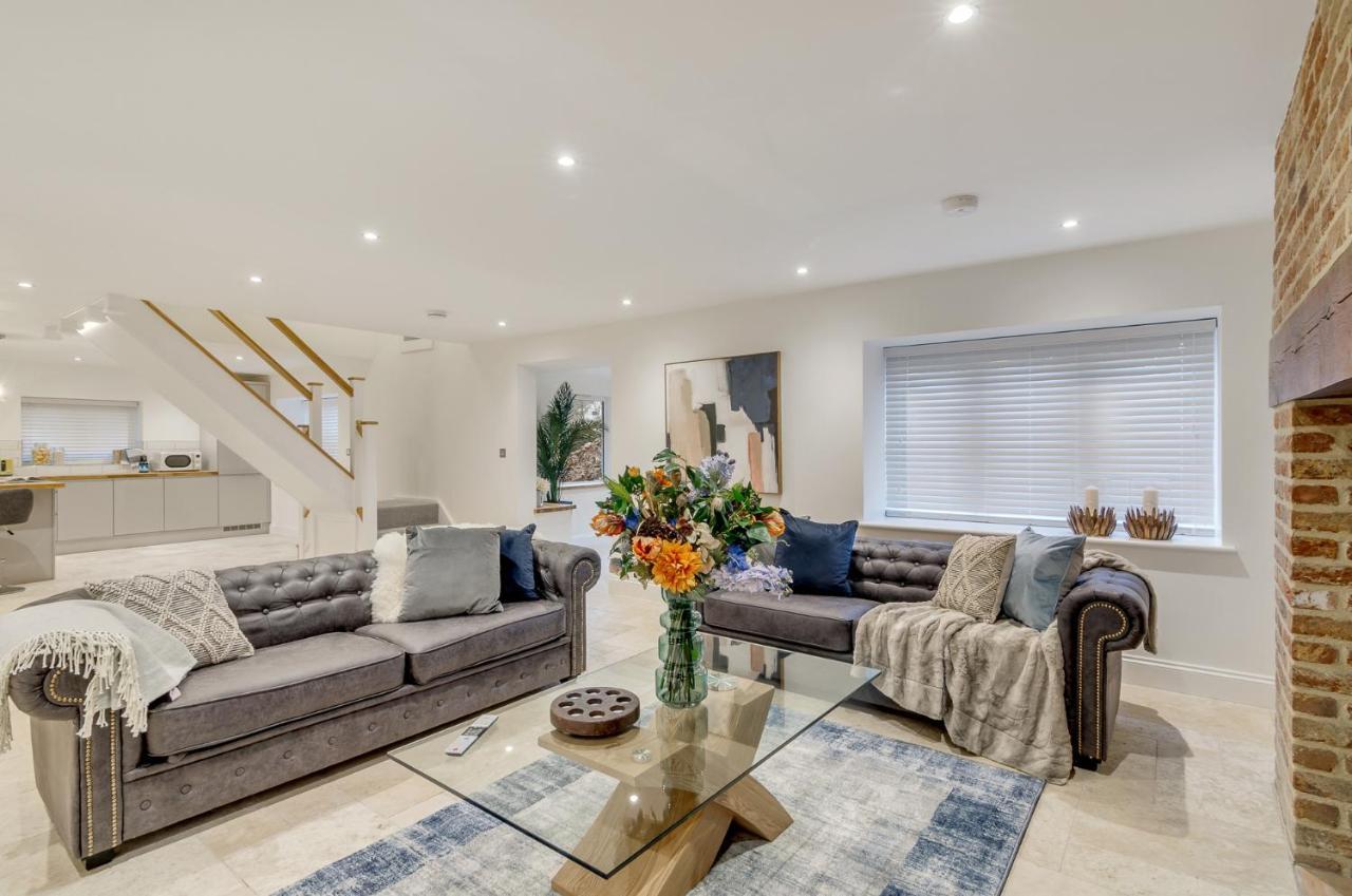 Spacious 6-Bed Home, Near The Norfolk Broads Clippesby Dış mekan fotoğraf