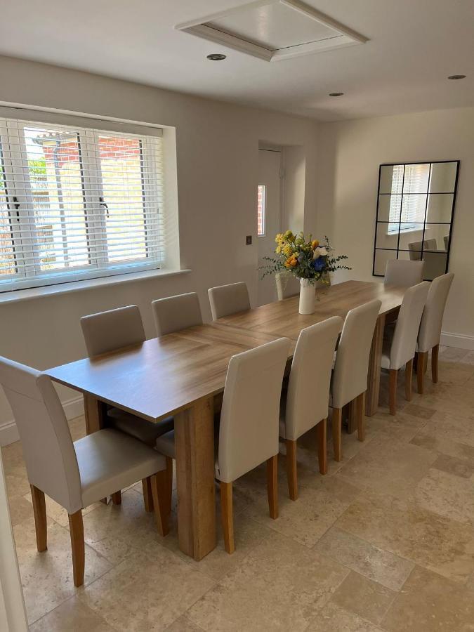 Spacious 6-Bed Home, Near The Norfolk Broads Clippesby Dış mekan fotoğraf