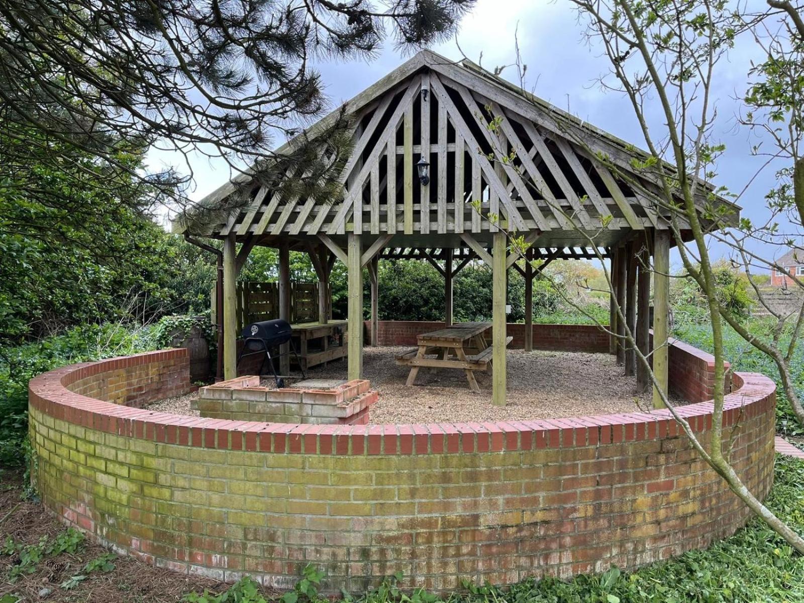 Spacious 6-Bed Home, Near The Norfolk Broads Clippesby Dış mekan fotoğraf